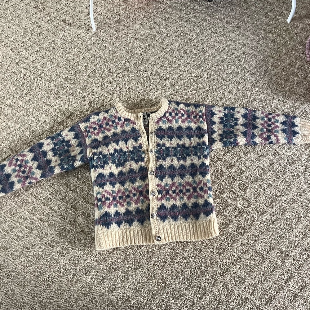100% Iceland wool Patterned Knit Cardigan Sweater